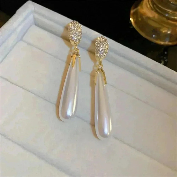 White Women's Large Teardrop Faux Pearl & Rhinestone Decor Earrings - Picture 3 of 5